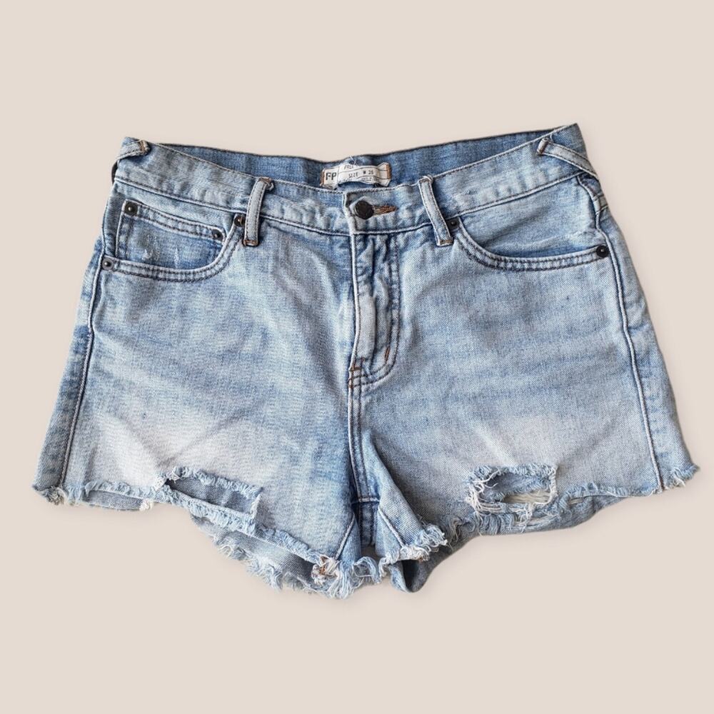 Free People shark bite Distressed Frayed Shorts 26